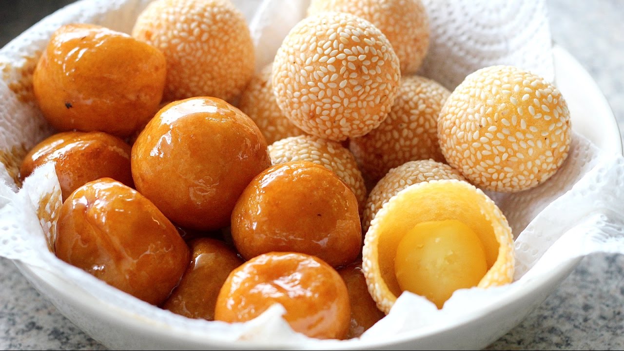 Bánh Cam - Delicious Vietnamese donuts with a crispy exterior and sweet filling