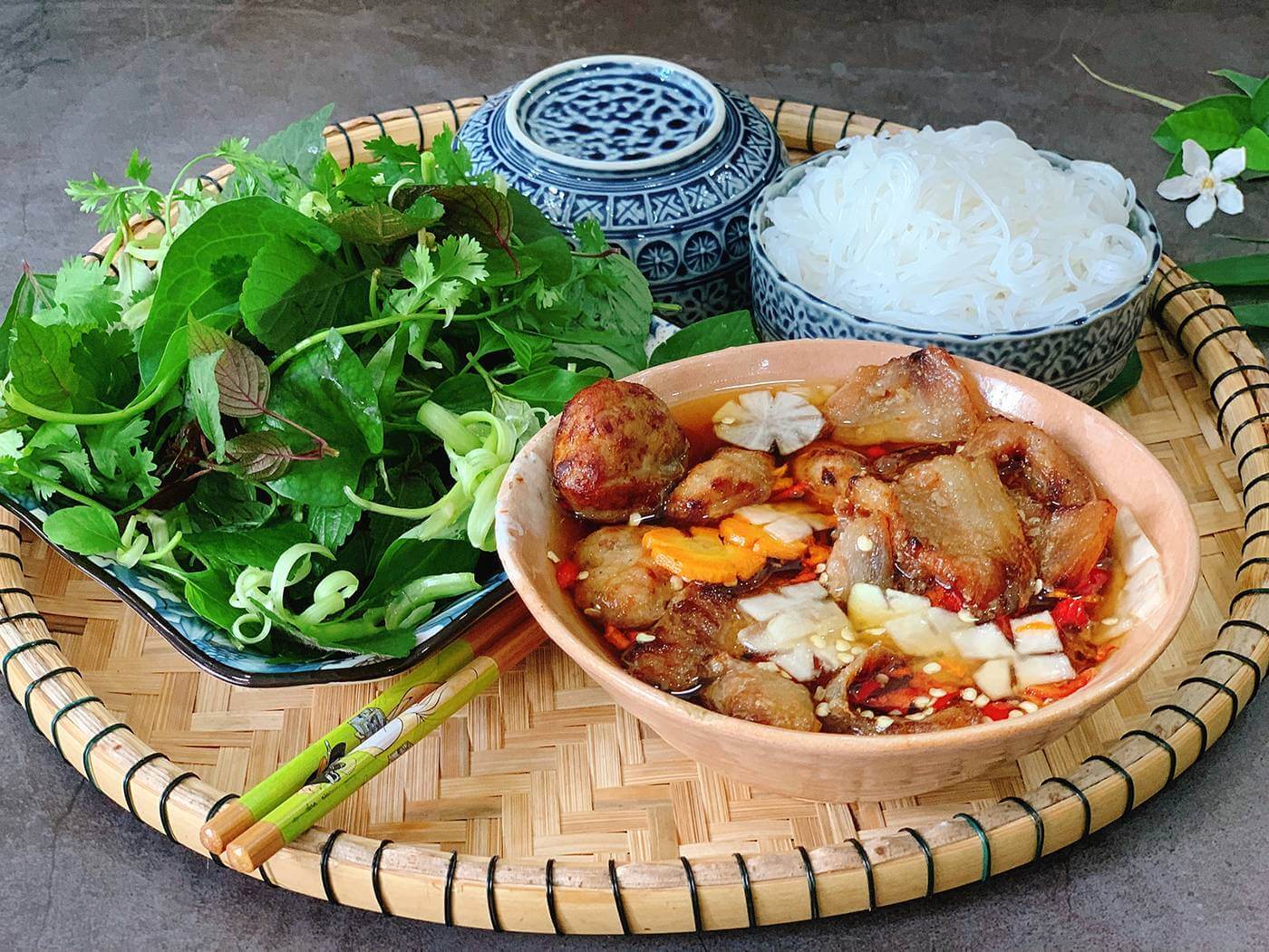 Bún Chả (Vietnamese vermicelli with grilled pork)