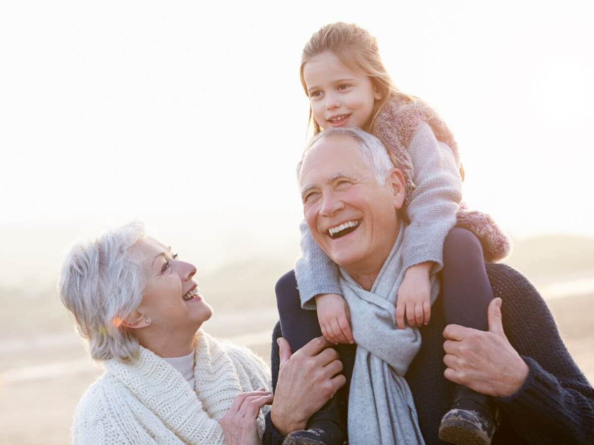 Grandma and Grandpa in Vietnamese: Pronunciation & Family Roles
