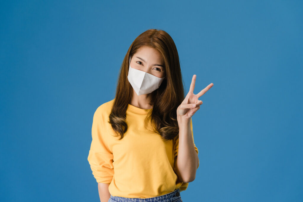 When the air pollution is high, it is sensible to wear a mask when outdoors