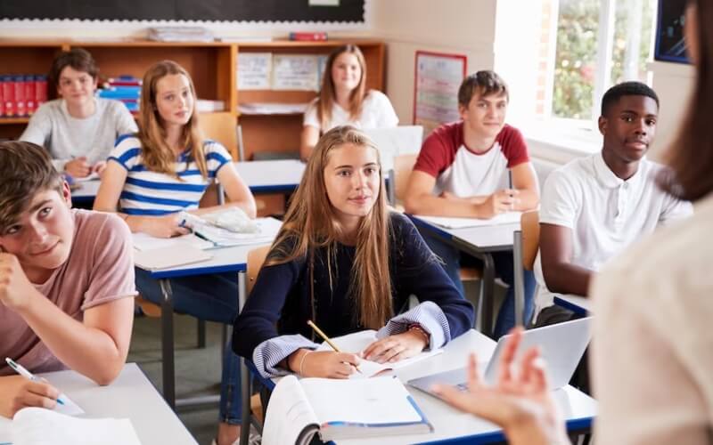 A well-managed classroom often features flexible seating arrangements that cater to different learning styles