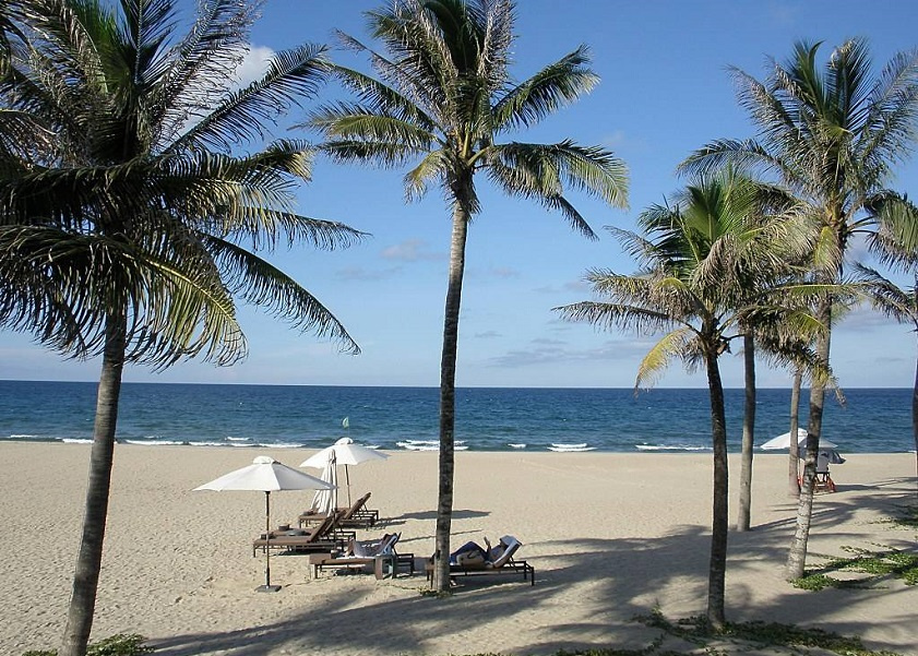 Non Nuoc Beach