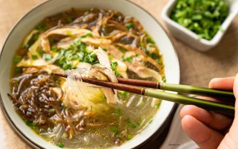 Chicken and Bamboo Vermicelli Soup