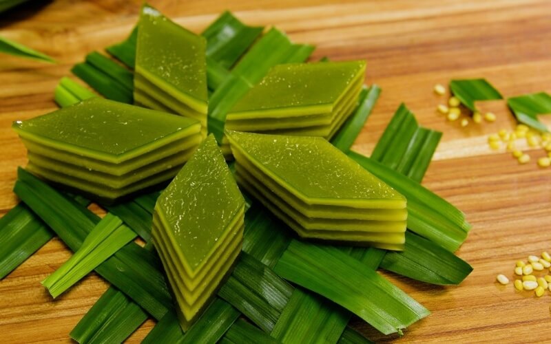 Bánh da lợn (Pig skin cake)