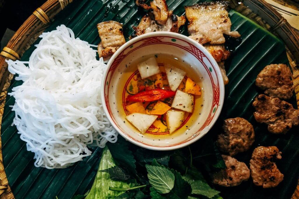 In addition to fresh produce, there are various food stalls at wet markets