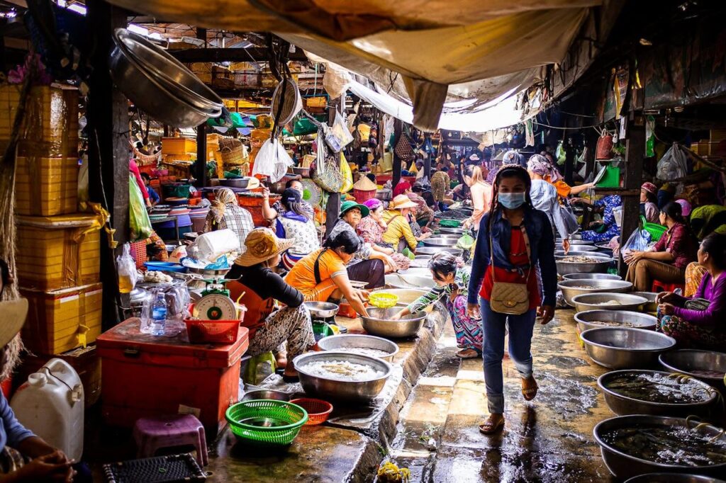 Wet markets are at their busiest in the early morning